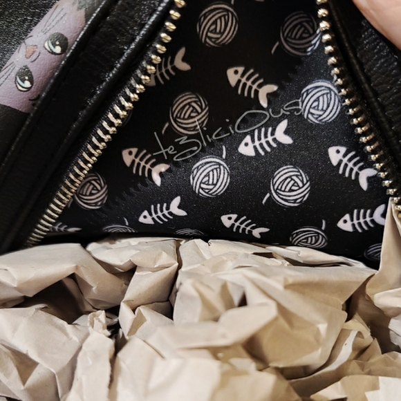 DISNEY PARKS LOUNGEFLY CATS BACKPACK - Picture 8 of 8